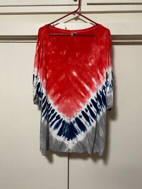 Live Well, red, white, blue & gray, cold shoulder, tie dye tee, size 22/24W